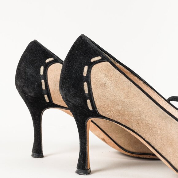 Manolo Blahnik Beige and Black Suede Bow Accent Pumps - Picture 8 of 10